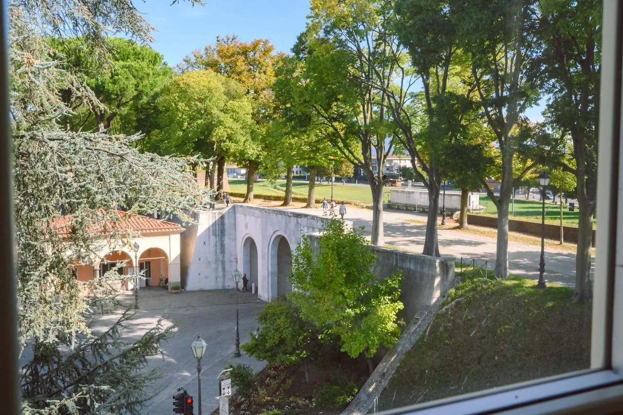 Palazzo Froussard B&B And Living Lucca Bed & Breakfast