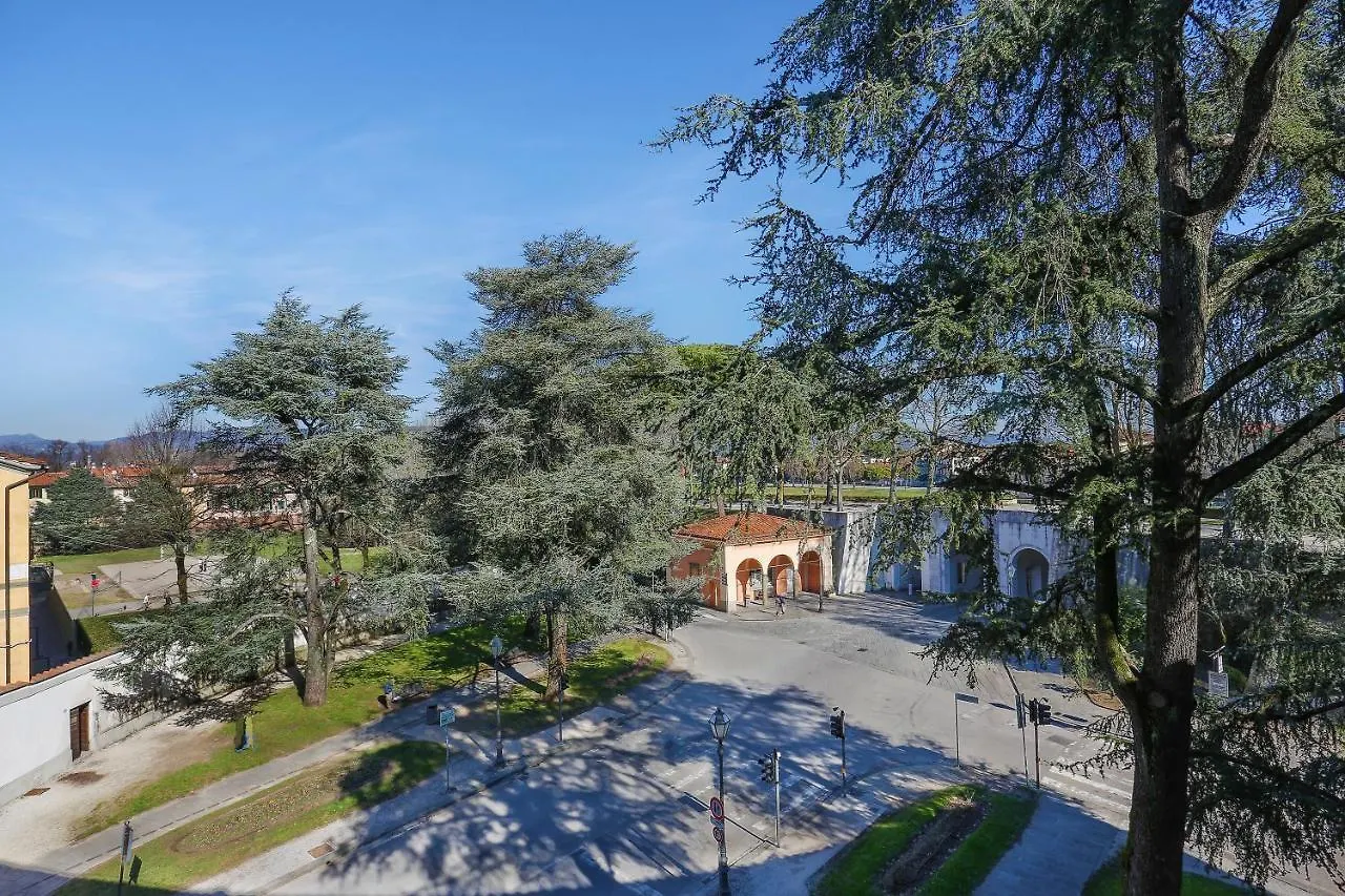 Palazzo Froussard B&B And Living Lucca Bed & Breakfast