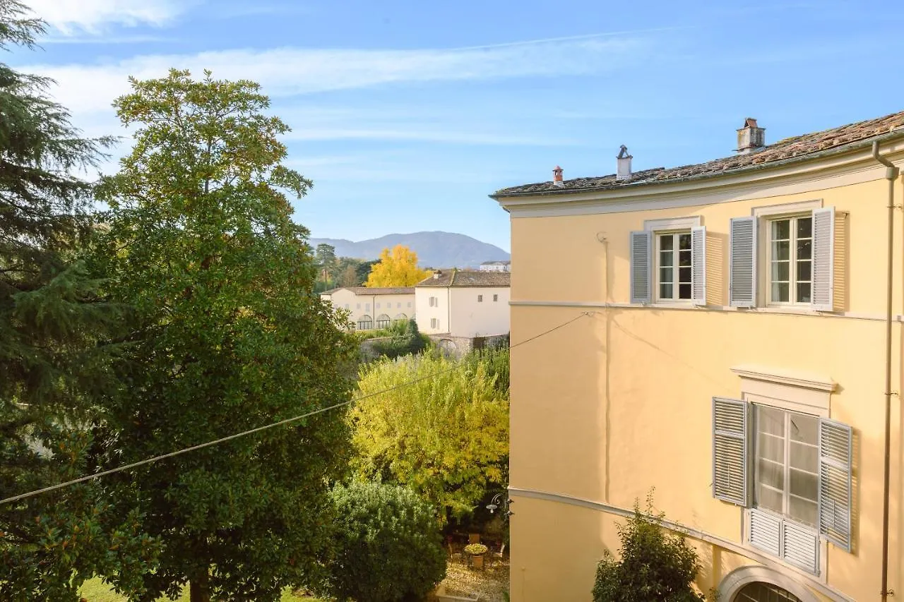 Palazzo Froussard B&B And Living Lucca Bed & Breakfast